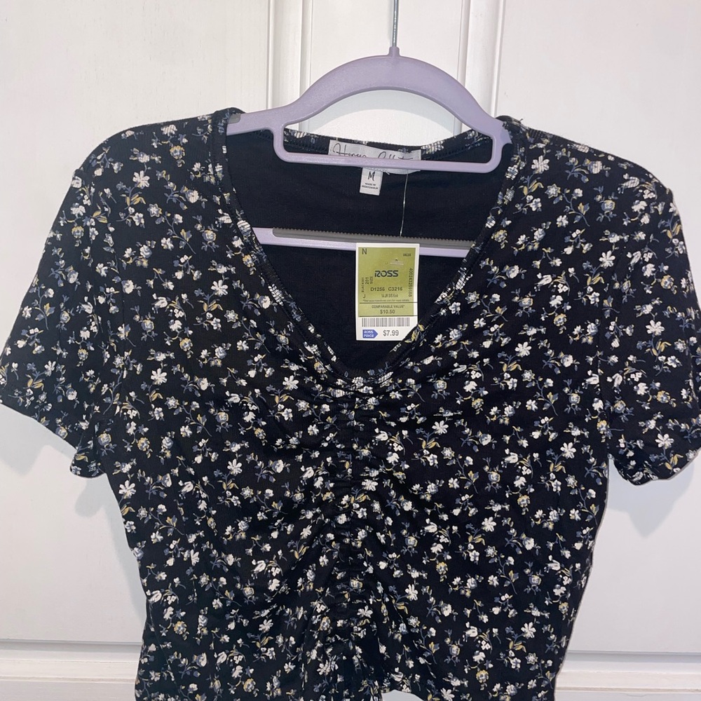 Black and White Crop Fitted V-Neck Short Sleeve T-Shirt